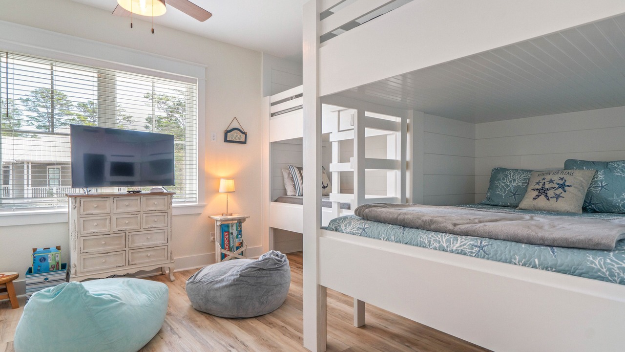 Photo of Bedroom in Lakeside at Blue Mountain Beach