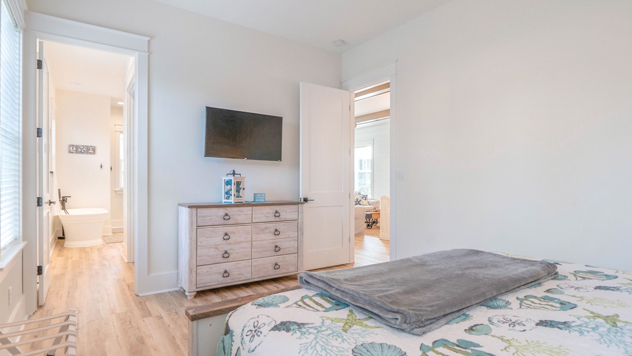 Photo of Bedroom in Lakeside at Blue Mountain Beach
