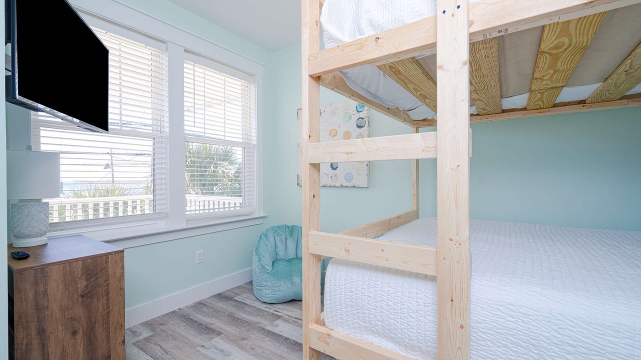 Photo of Bedroom in Miramar Beach