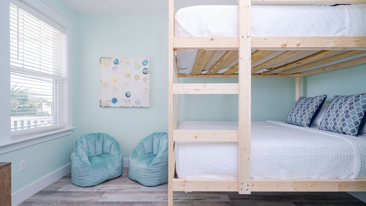 Photo of Bedroom in Miramar Beach