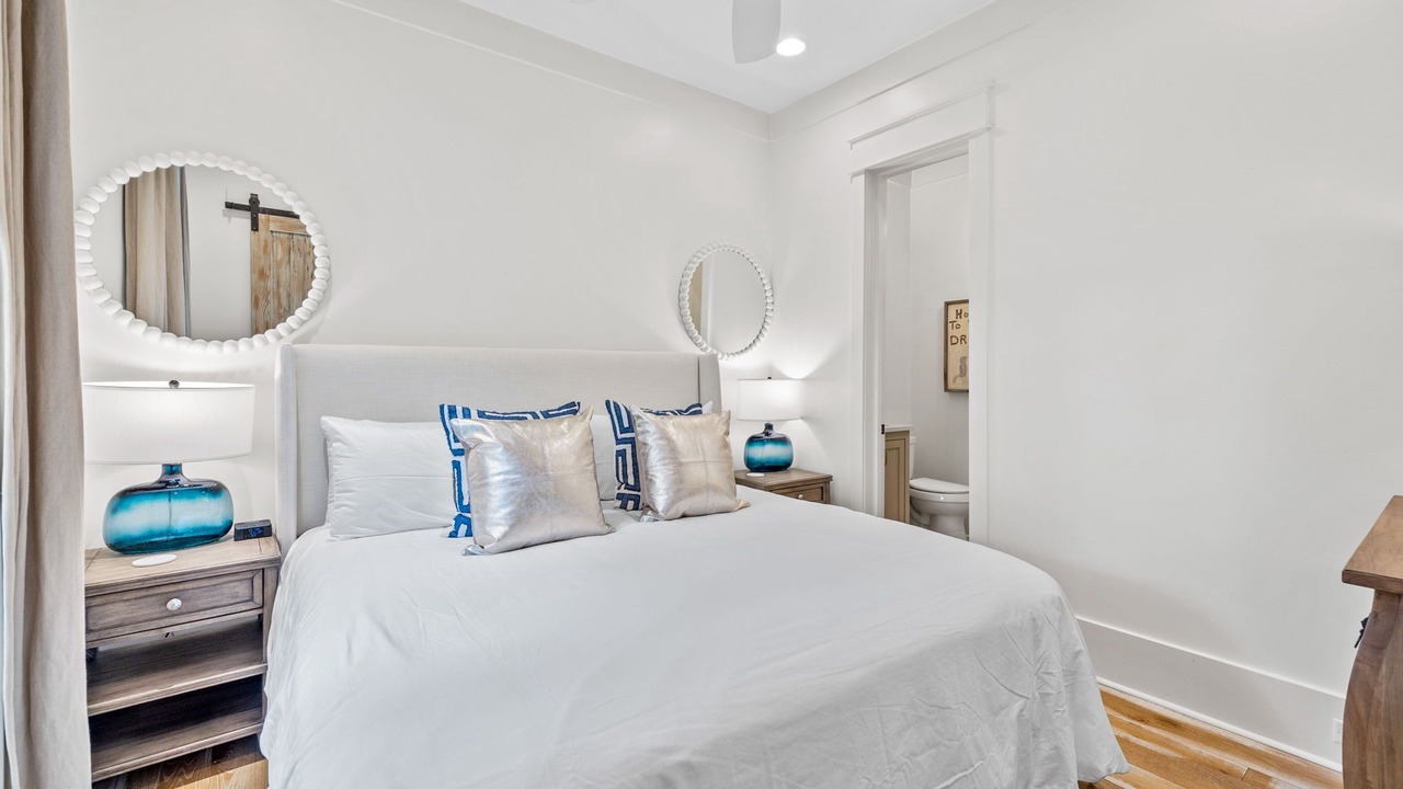 Photo of Bedroom in Gulf District