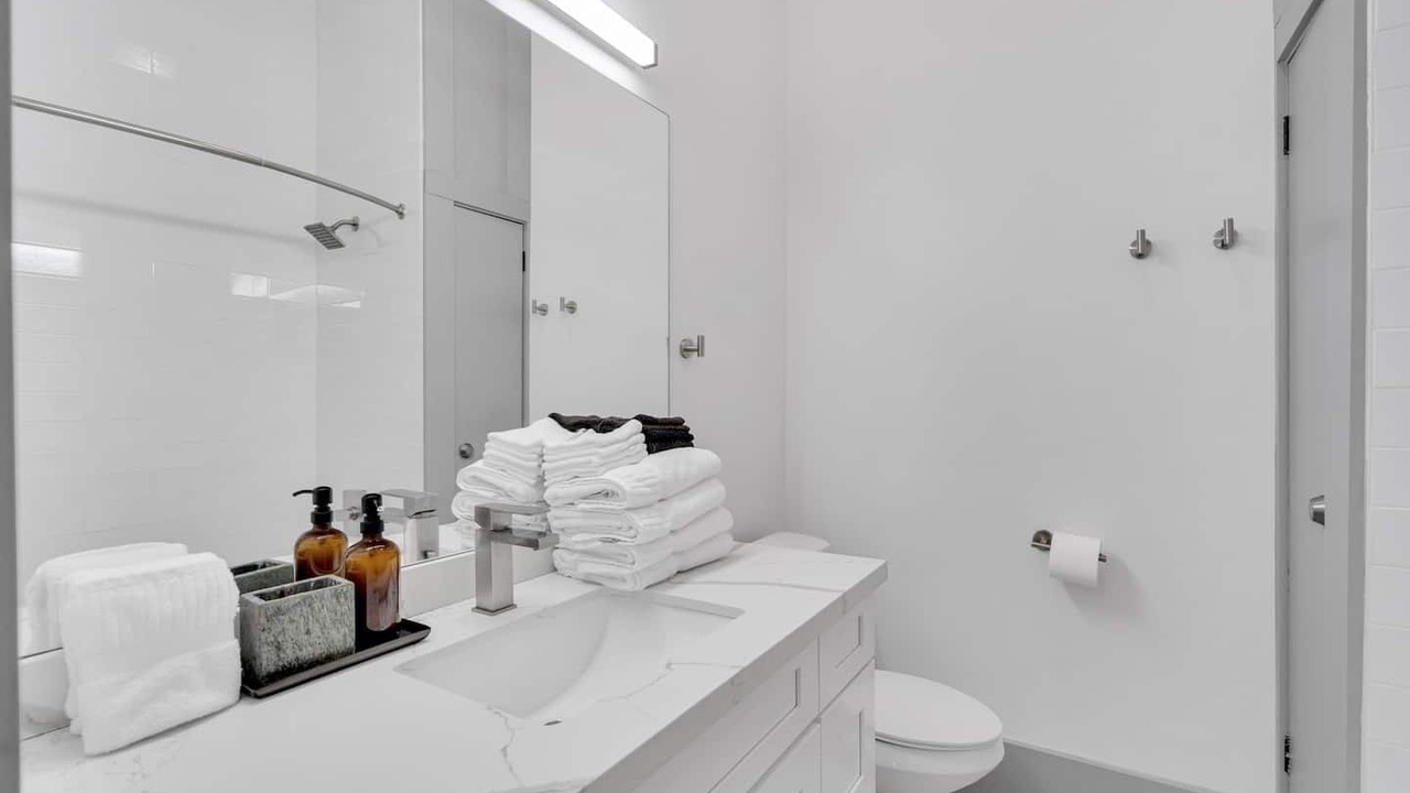 Photo of Bathroom in Tulane - Gravier