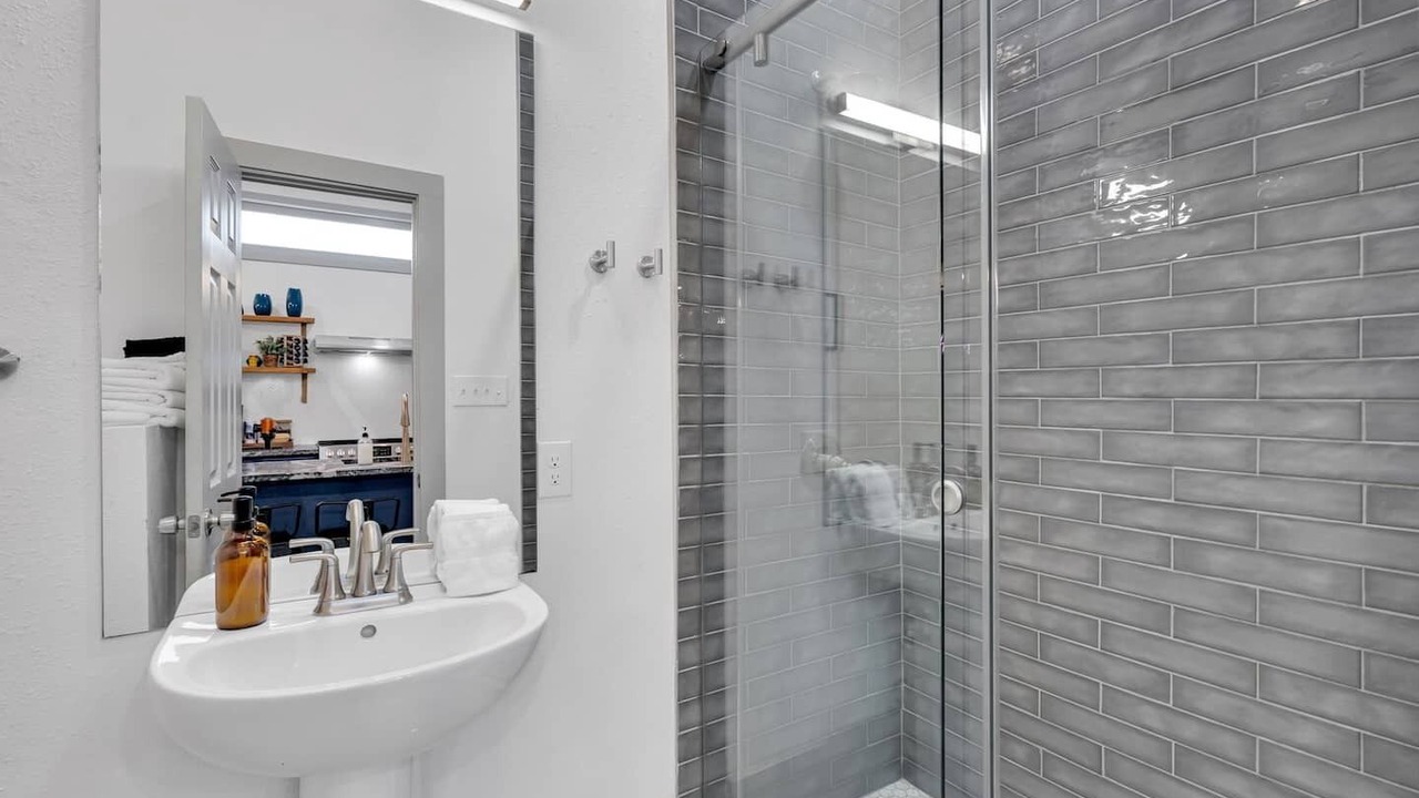 Photo of Bathroom in Tulane - Gravier