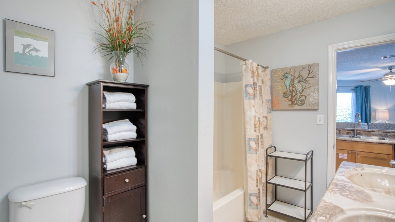 Photo of Bathroom in Avalon Beach Estates