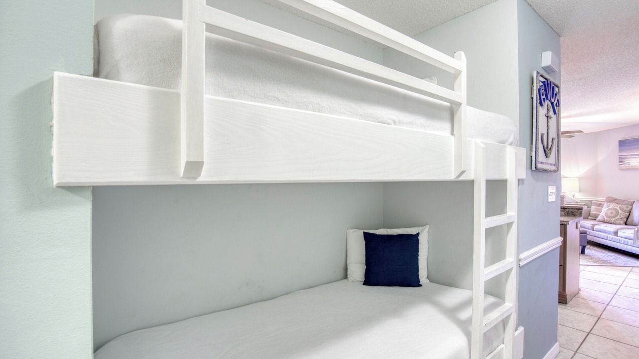 Photo of Bedroom in Avalon Beach Estates