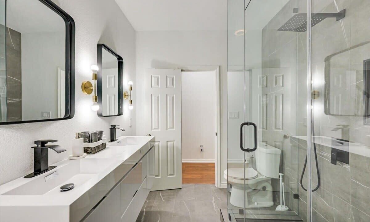 Photo of Bathroom in Rowlett
