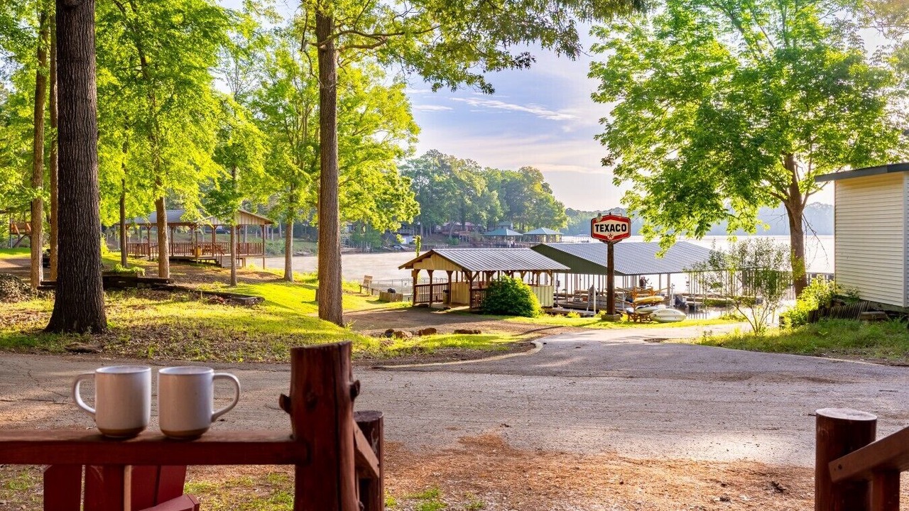 Photo of Others in Hemphill