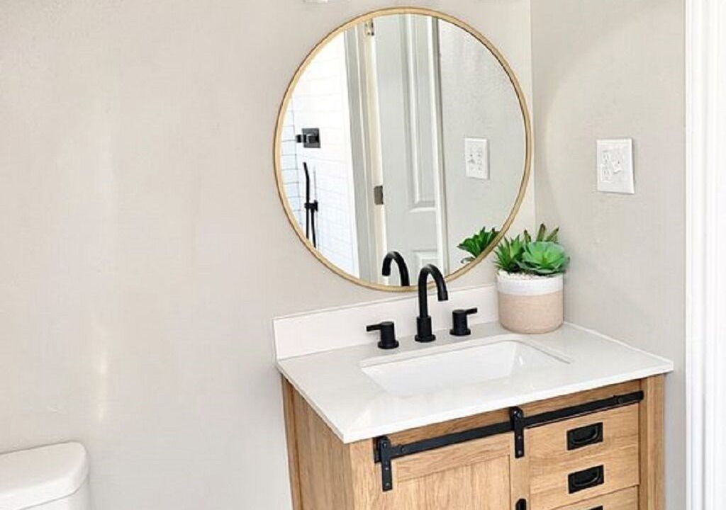 Photo of Bathroom in Groves