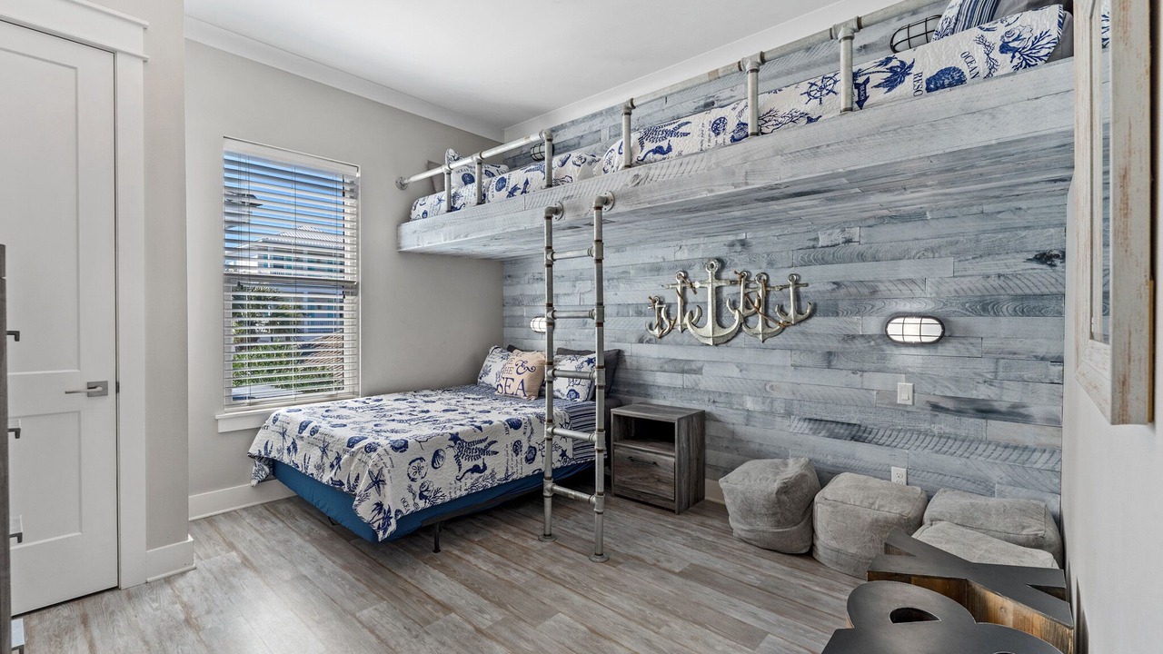 Photo of Bedroom in Emerald Waters Village