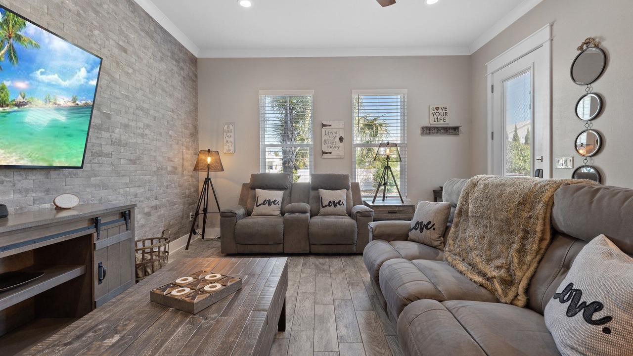 Photo of Livingroom in Emerald Waters Village