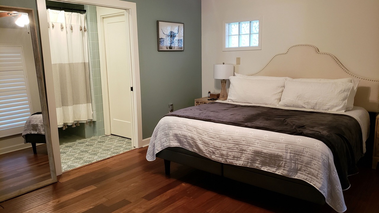 Photo of Bedroom in Mid City South