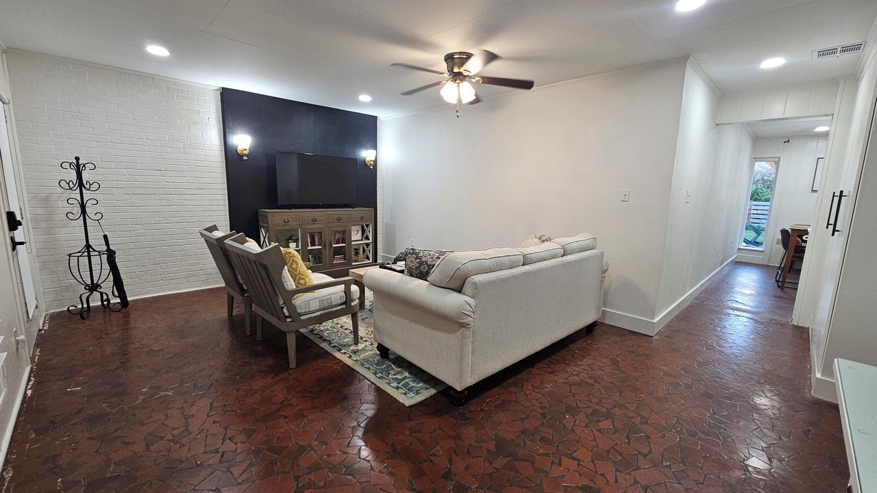 Photo of Livingroom in Mid City South