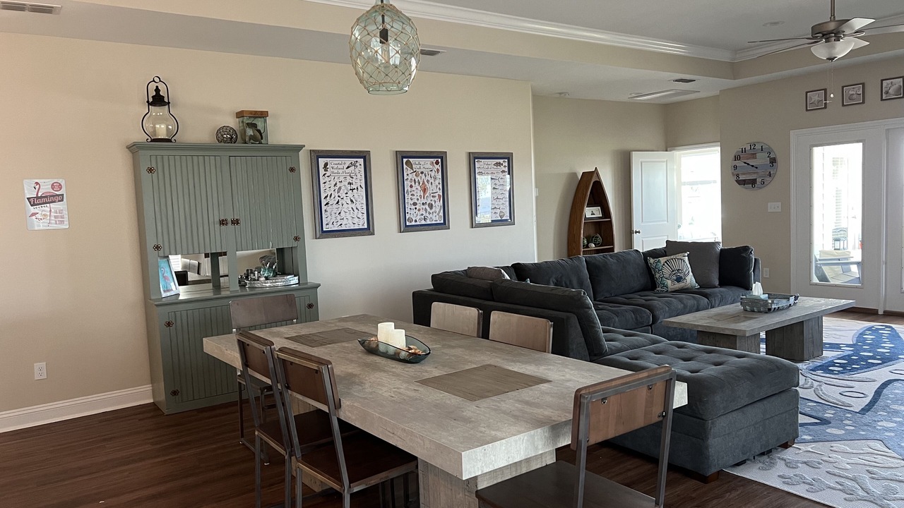 Photo of Bedroom in Eastpoint