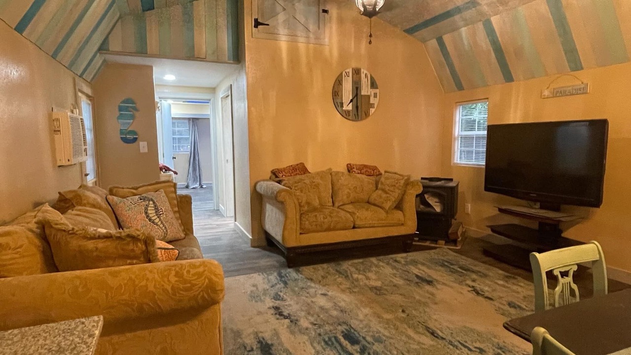 Photo of Livingroom in Milton