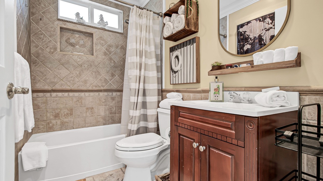 Photo of Bathroom in Isles of Capri