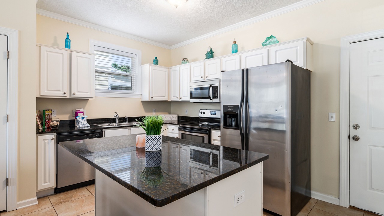 Photo of Kitchen in Laguna Beach Estates