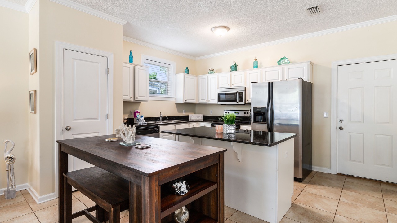 Photo of Kitchen in Laguna Beach Estates