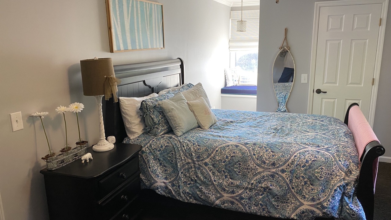 Photo of Bedroom in Pleasure Point