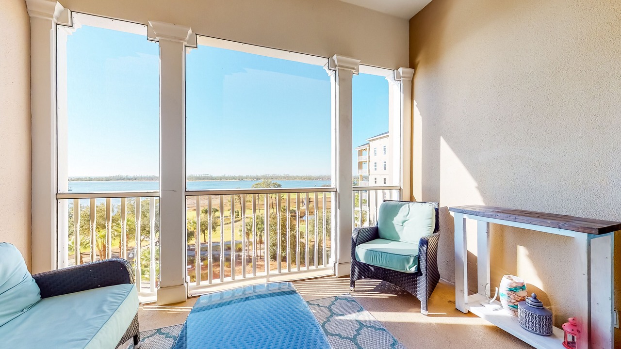 Photo of Livingroom in Upper Grand Lagoon