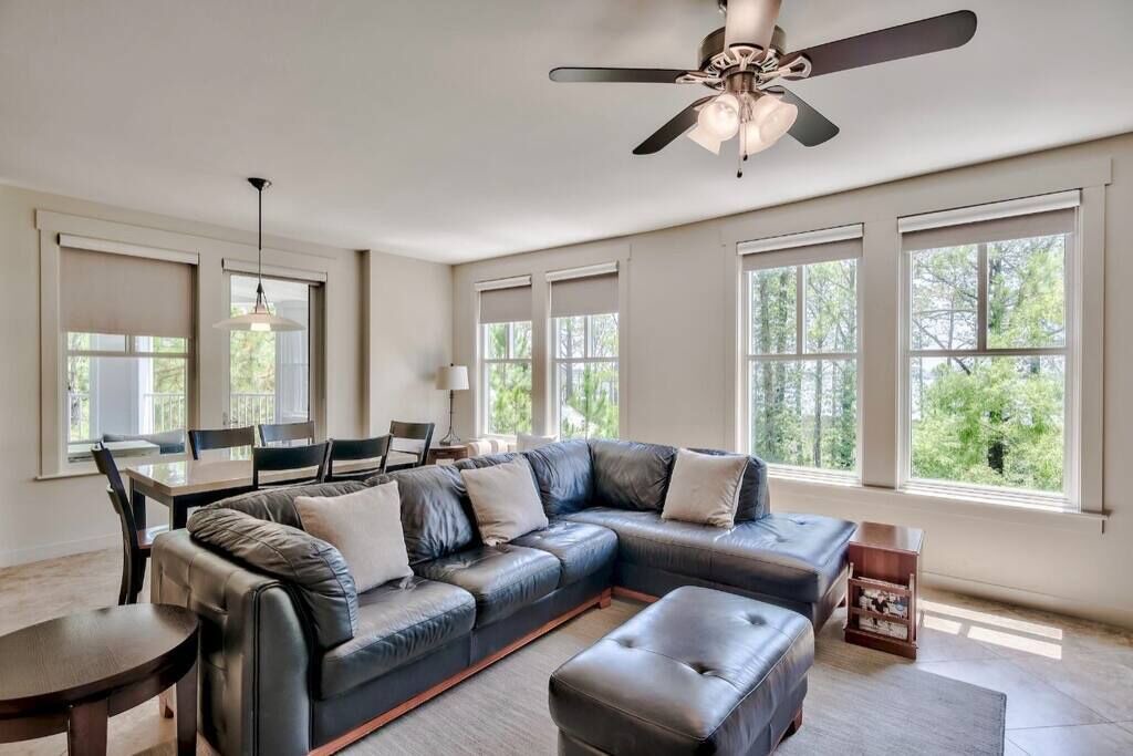 Photo of Livingroom in Baytowne Wharf