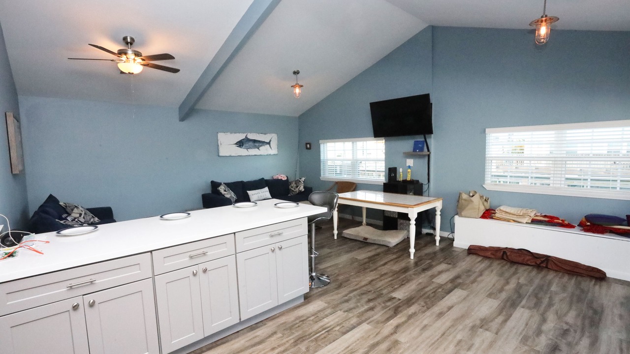 Photo of Livingroom in Jamaica Beach