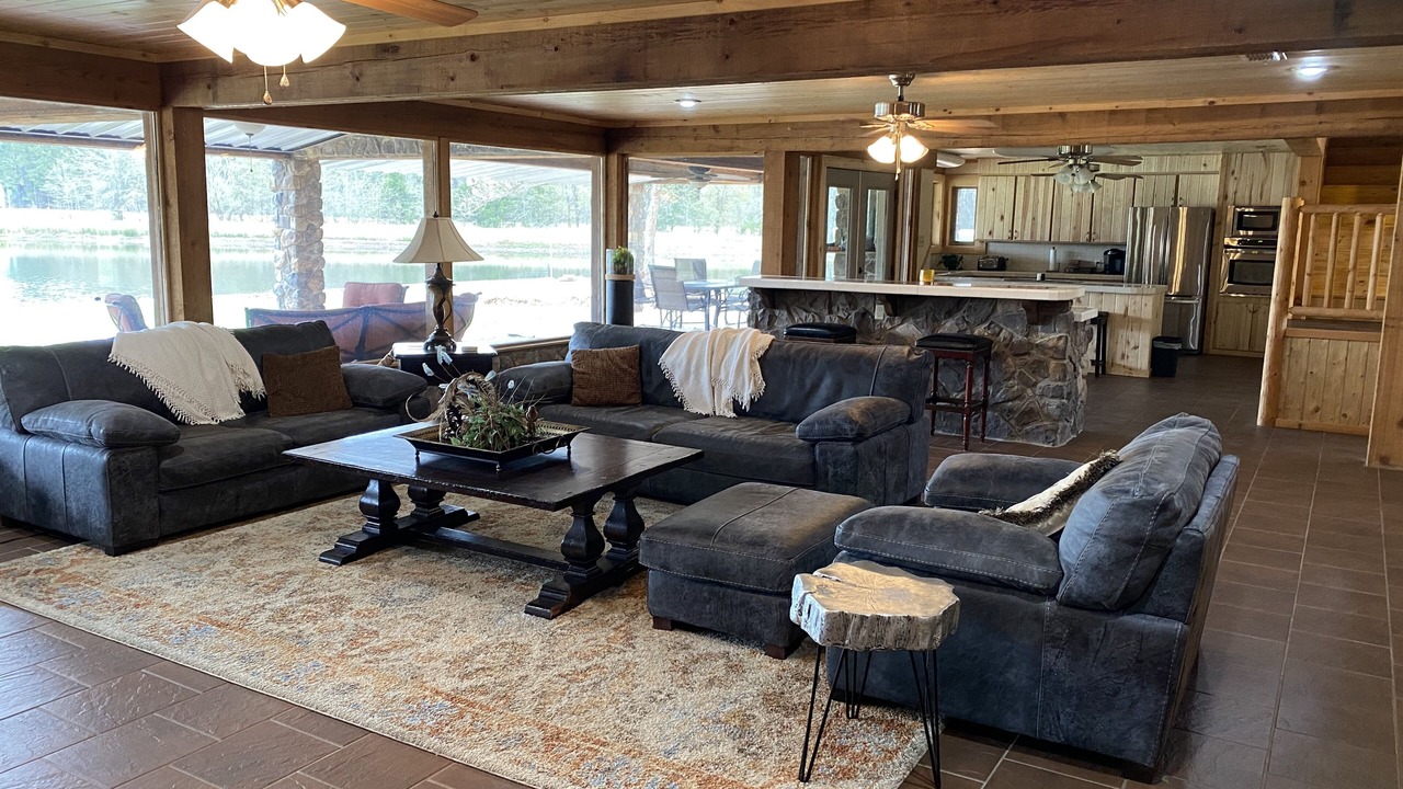 Photo of Livingroom in Big Sandy