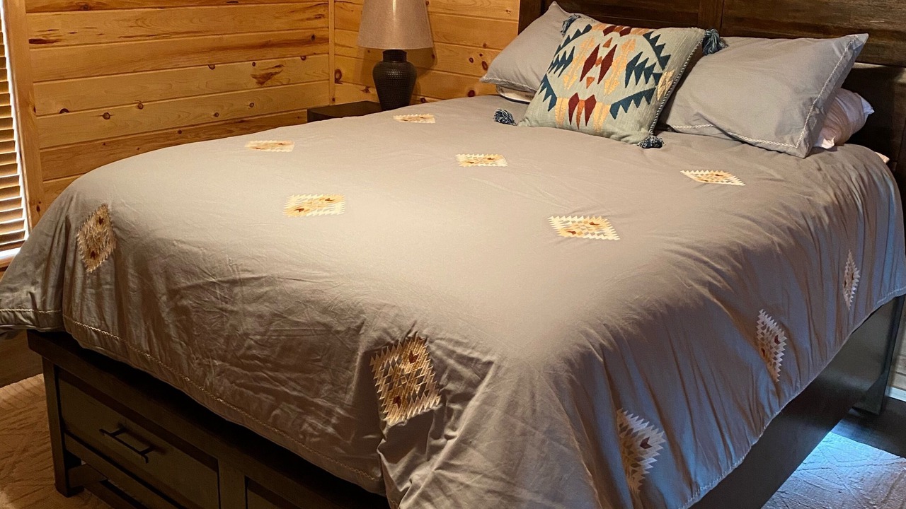 Photo of Bedroom in Big Sandy