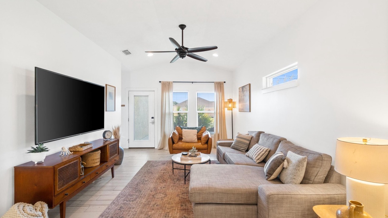 Photo of Livingroom in Riviera Beach