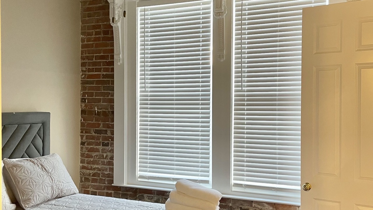 Photo of Bedroom in Crowley