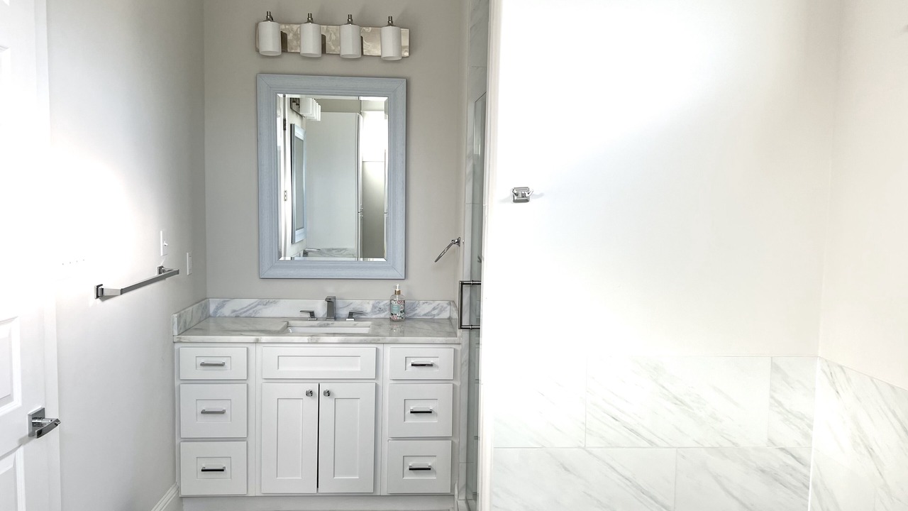 Photo of Bathroom in Tulane - Gravier