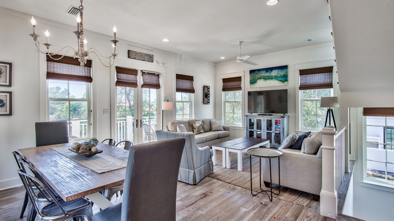 Photo of Livingroom in SeaNest Village