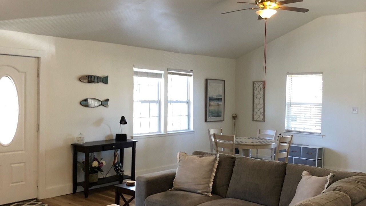 Photo of Livingroom in Long Beach