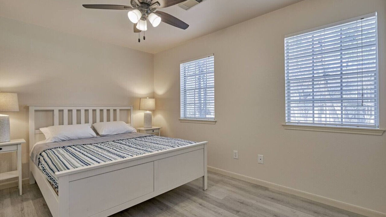 Photo of Bedroom in Indian Springs