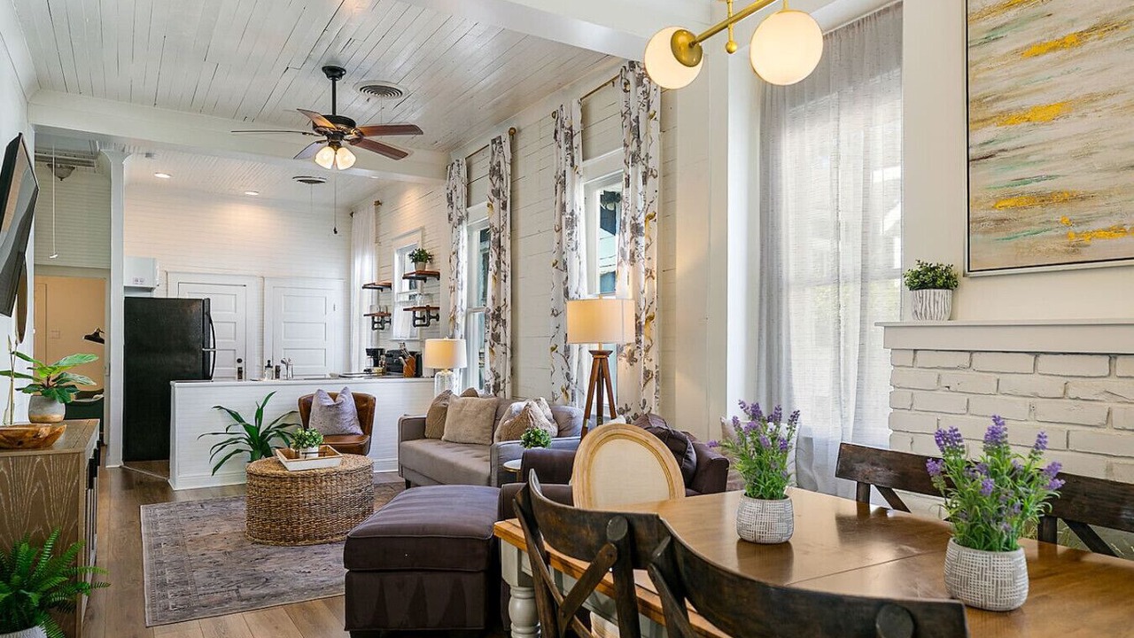 Photo of Livingroom in Beauregard Town Historic District