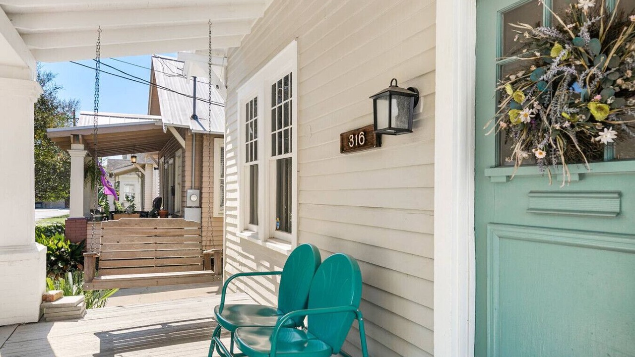 Photo of Patio Balcony in Beauregard Town Historic District