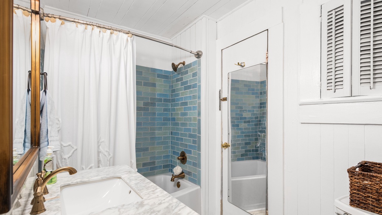 Photo of Bathroom in Laguna Beach Estates