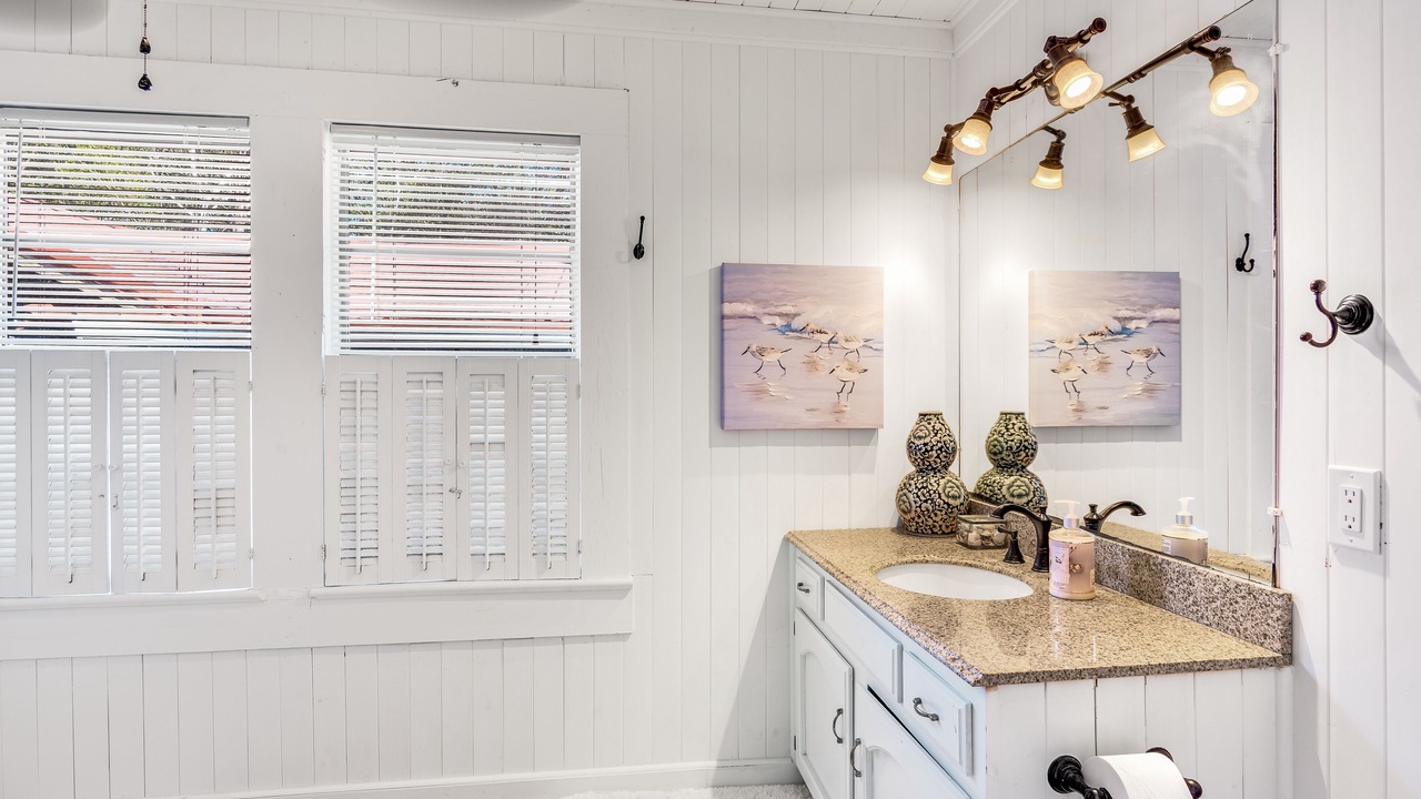 Photo of Bathroom in Laguna Beach Estates