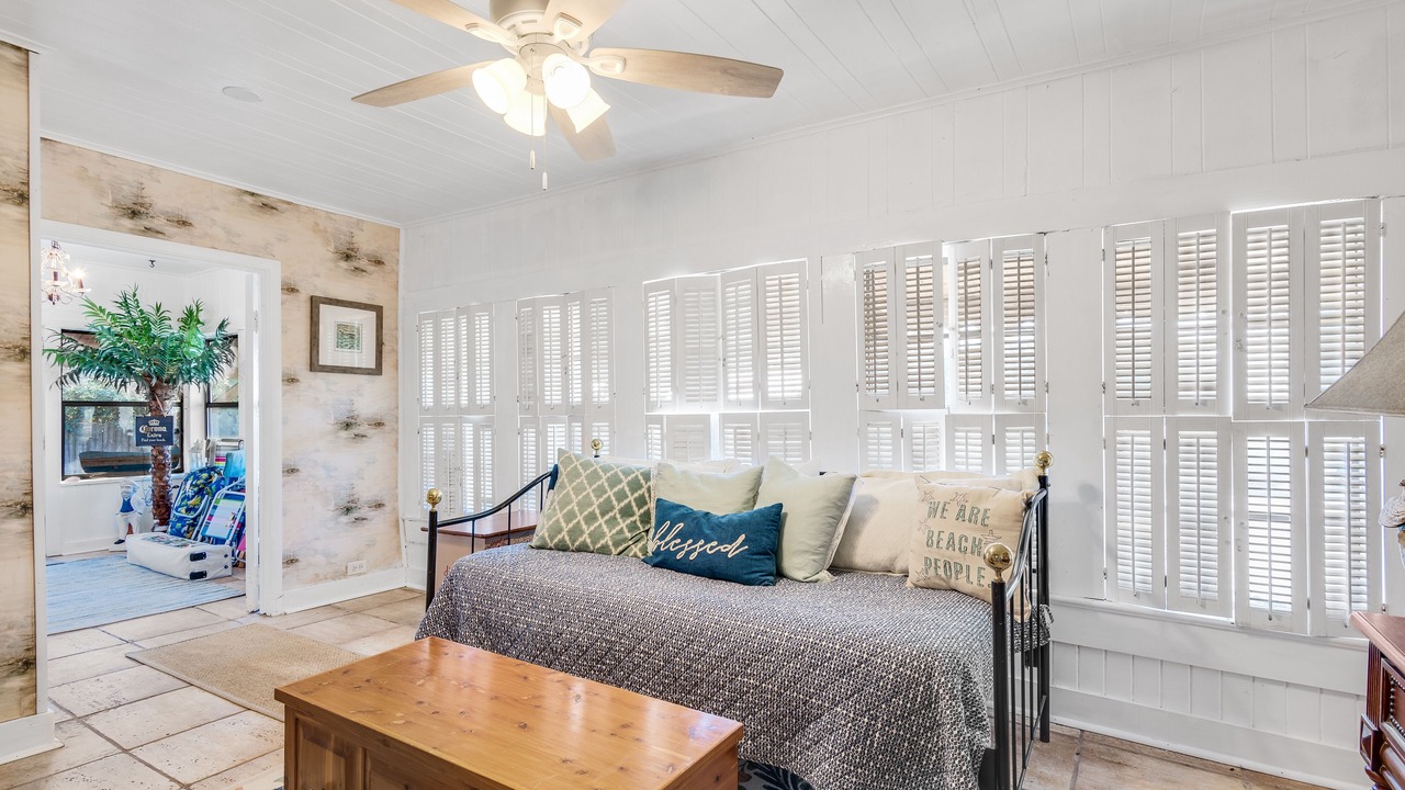 Photo of Bedroom in Laguna Beach Estates