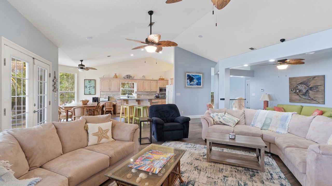 Photo of Livingroom in Ono Island