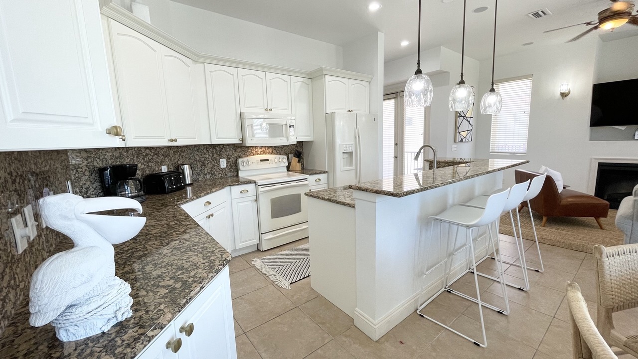 Photo of Kitchen in Laguna Beach Estates
