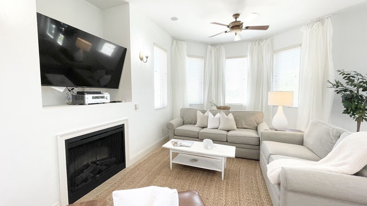 Photo of Livingroom in Laguna Beach Estates