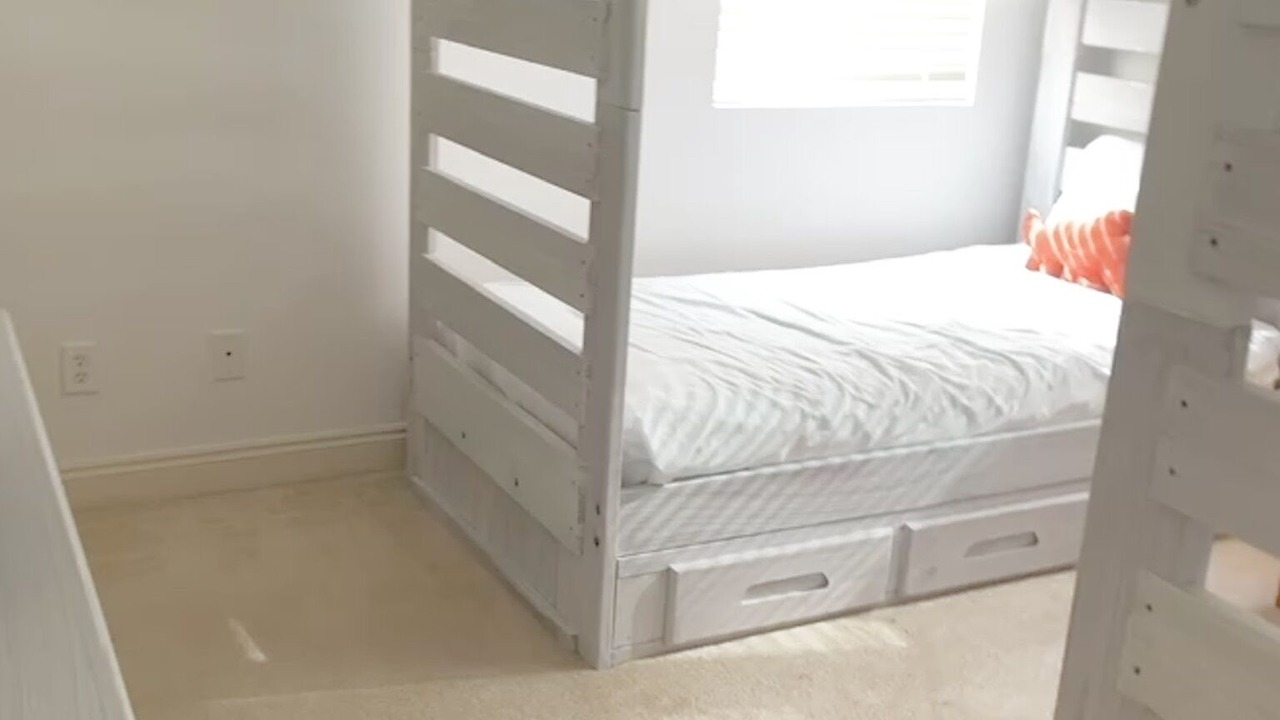 Photo of Bedroom in Laguna Beach Estates