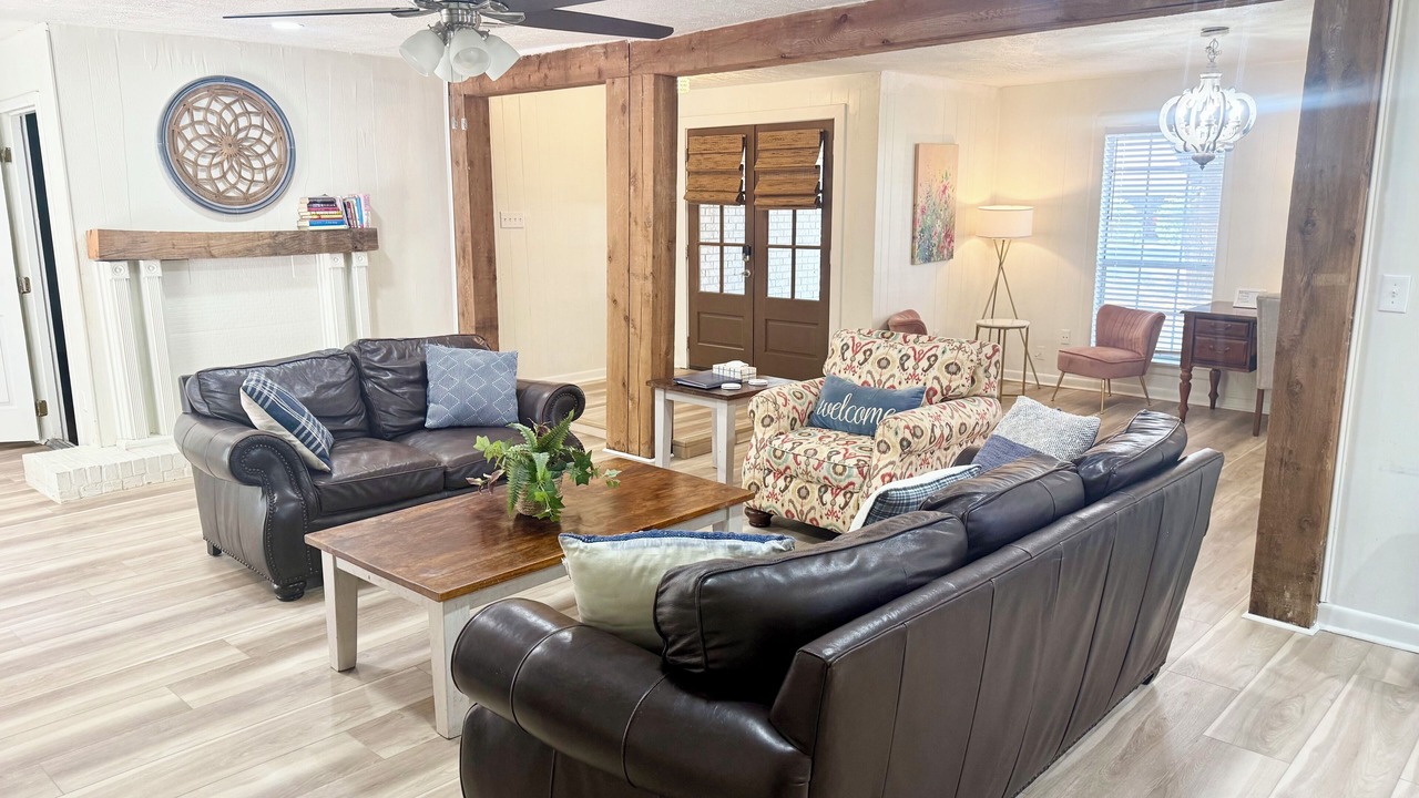 Photo of Livingroom in Flowood