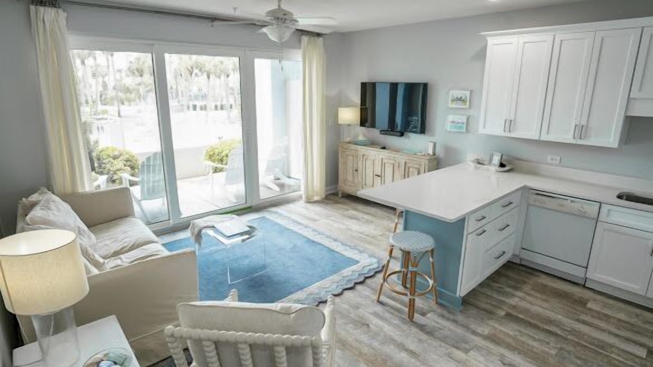 Photo of Livingroom in Gulf Place