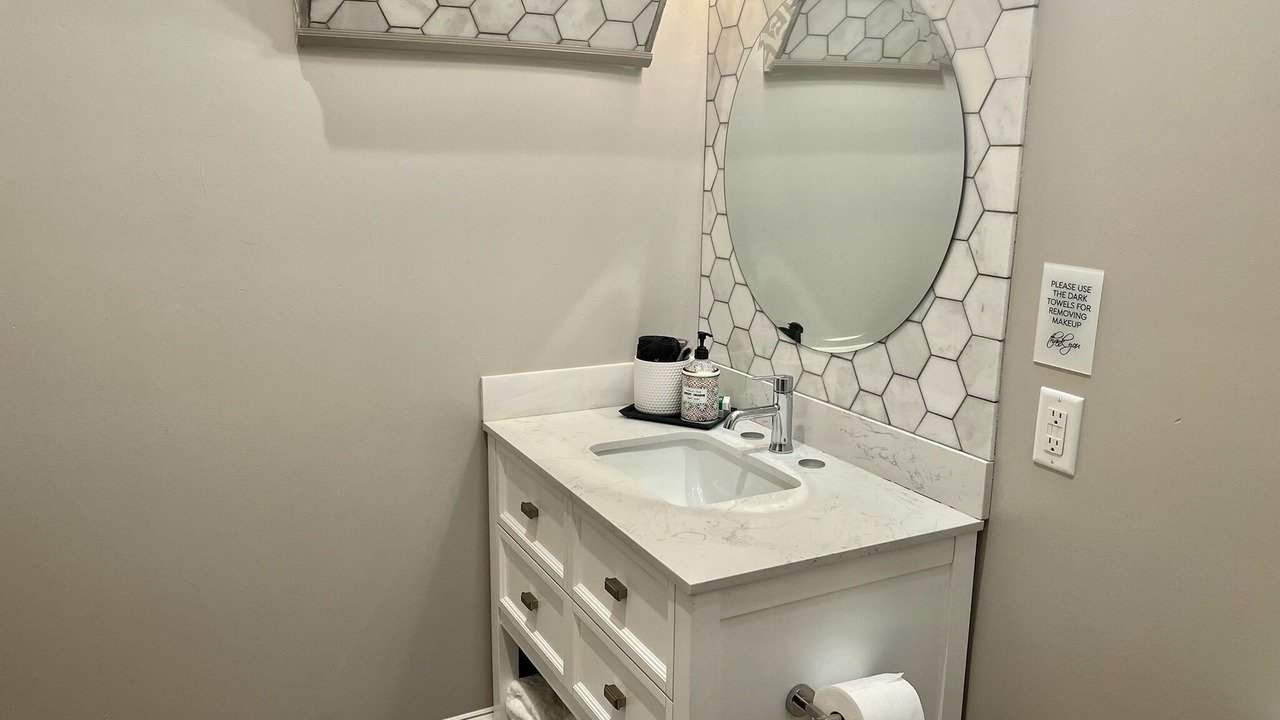 Photo of Bathroom in Tulane - Gravier