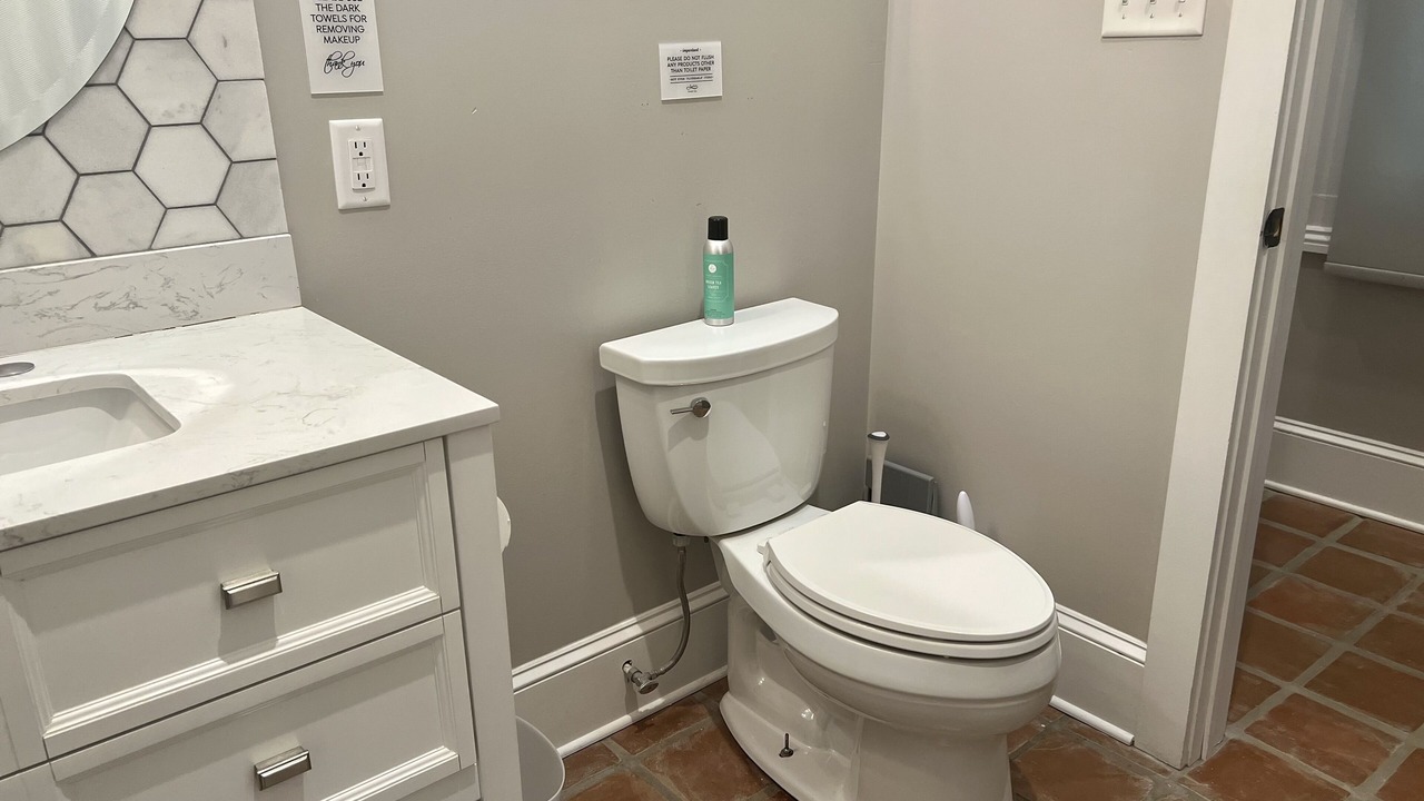 Photo of Bathroom in Tulane - Gravier