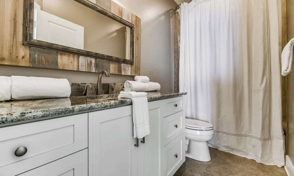Photo of Bathroom in Grande Lagoon South