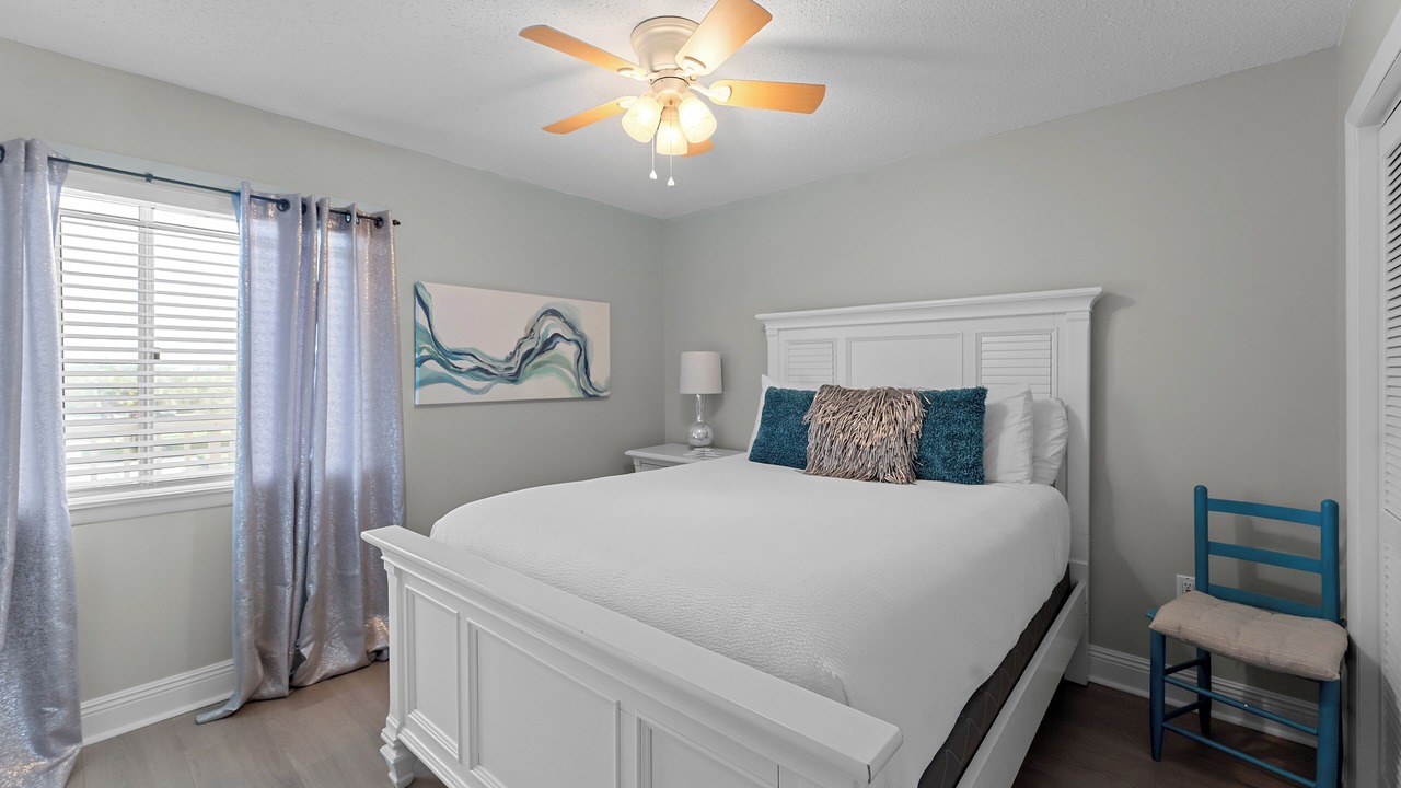 Photo of Bedroom in Gulf Shores