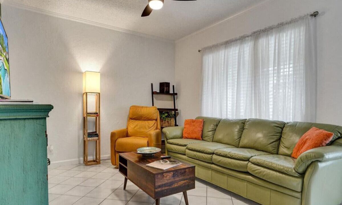 Photo of Livingroom in Wilton Manors