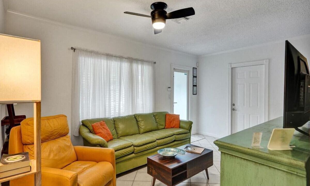 Photo of Livingroom in Wilton Manors